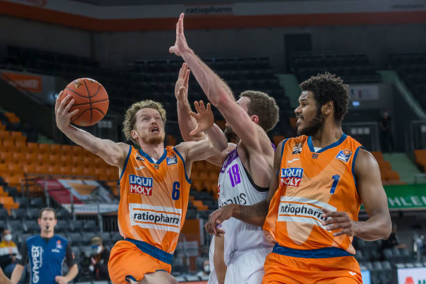 续发挥出色 续发挥出色